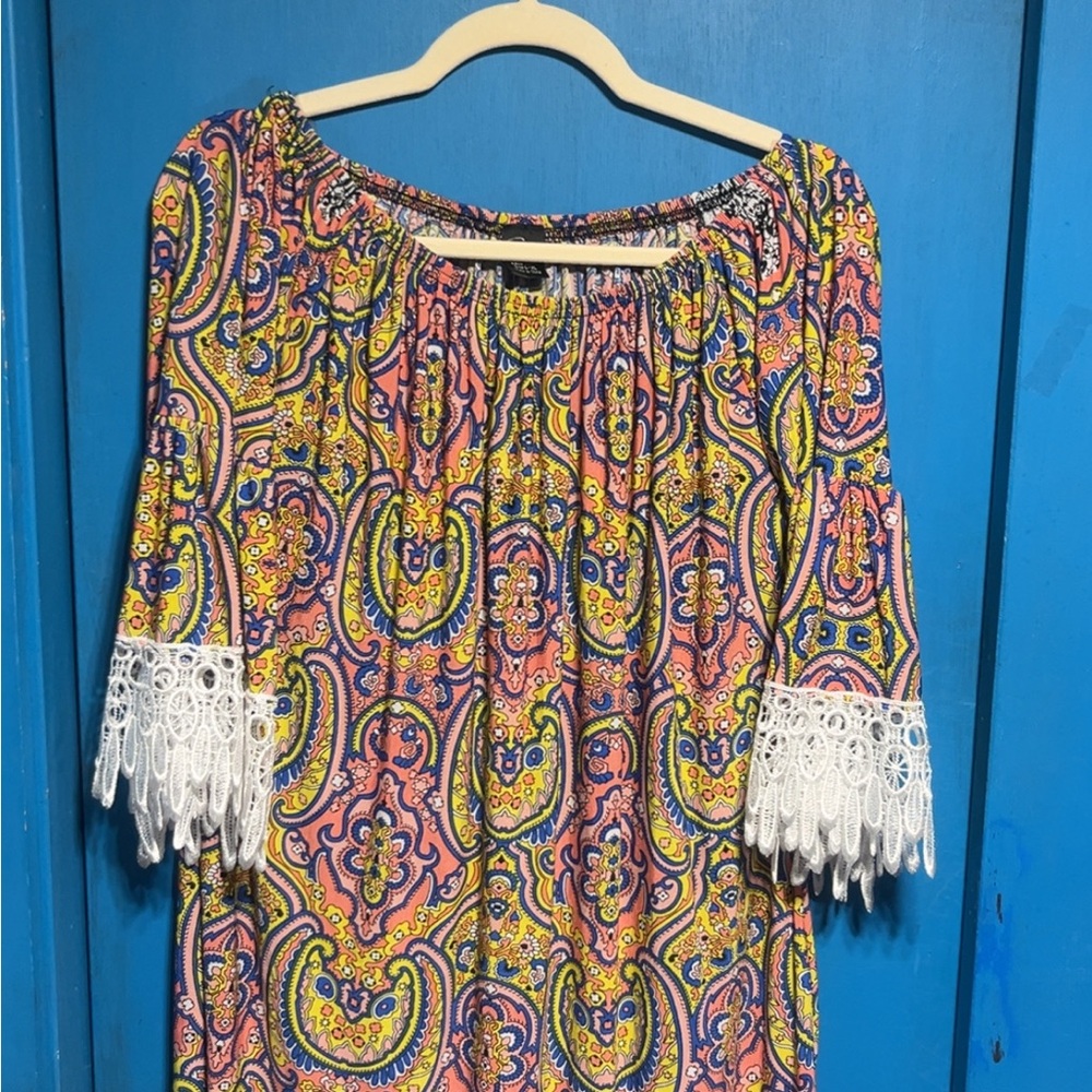 WinWin Vibrant Pink and Blue Paisley Tunic with Lace Accents